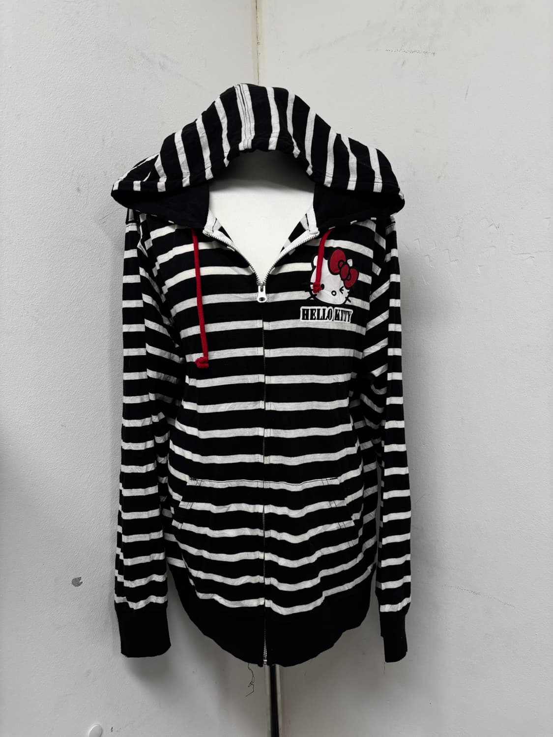 “HELLO KITTY” Stipe Hello kitty Print Ho 상품이미지6