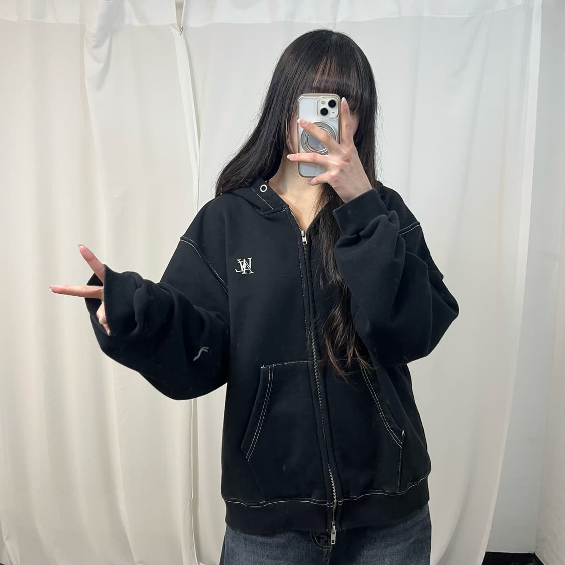 WOOALONG Two-Way Black Zip-up Hoodie 상품이미지2