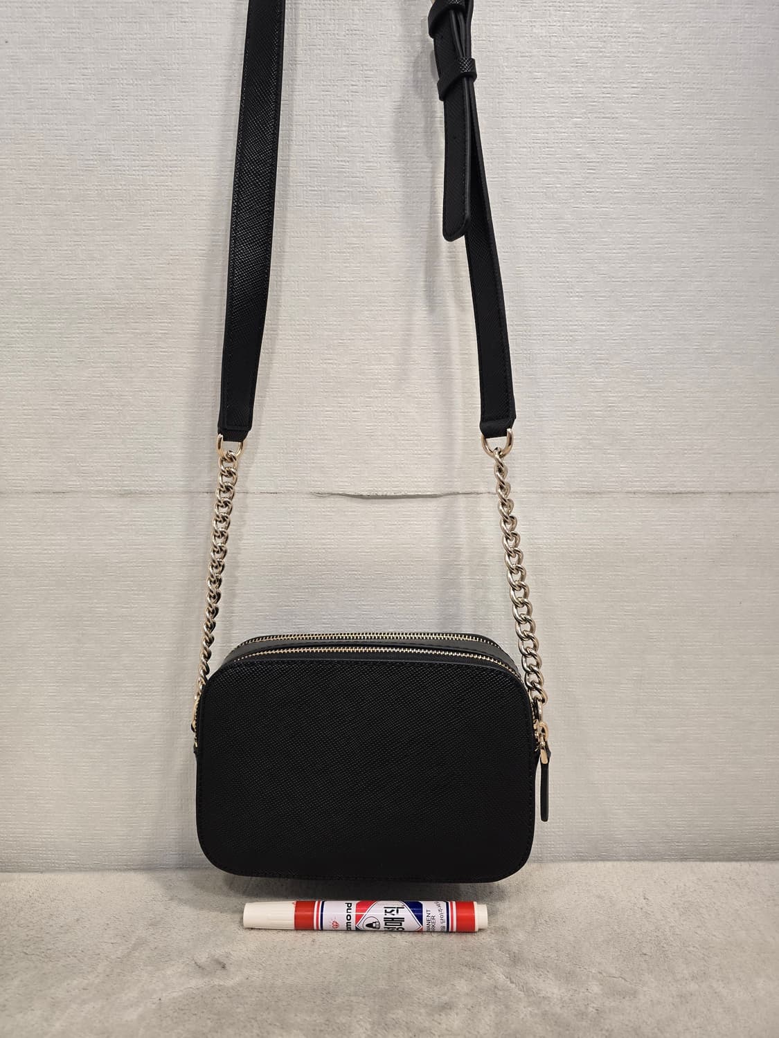 거의새거) 게스 노엘 카메라 크로스바디 크로스백 가방 상품이미지4