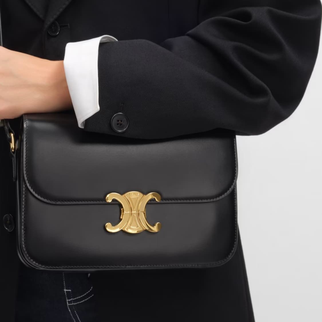 셀린느 클래식 트리옹프 백 샤이니 카프스킨 블랙 상품이미지2