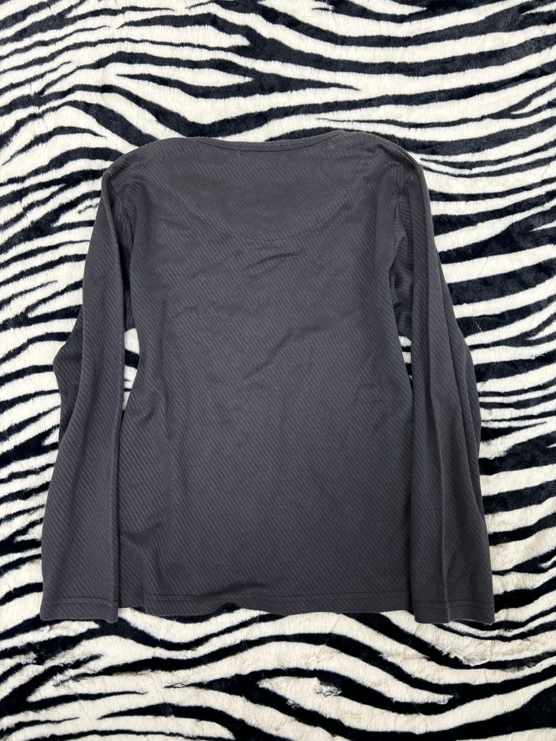 Minimal Y2K Design Button Sleeve 상품이미지7