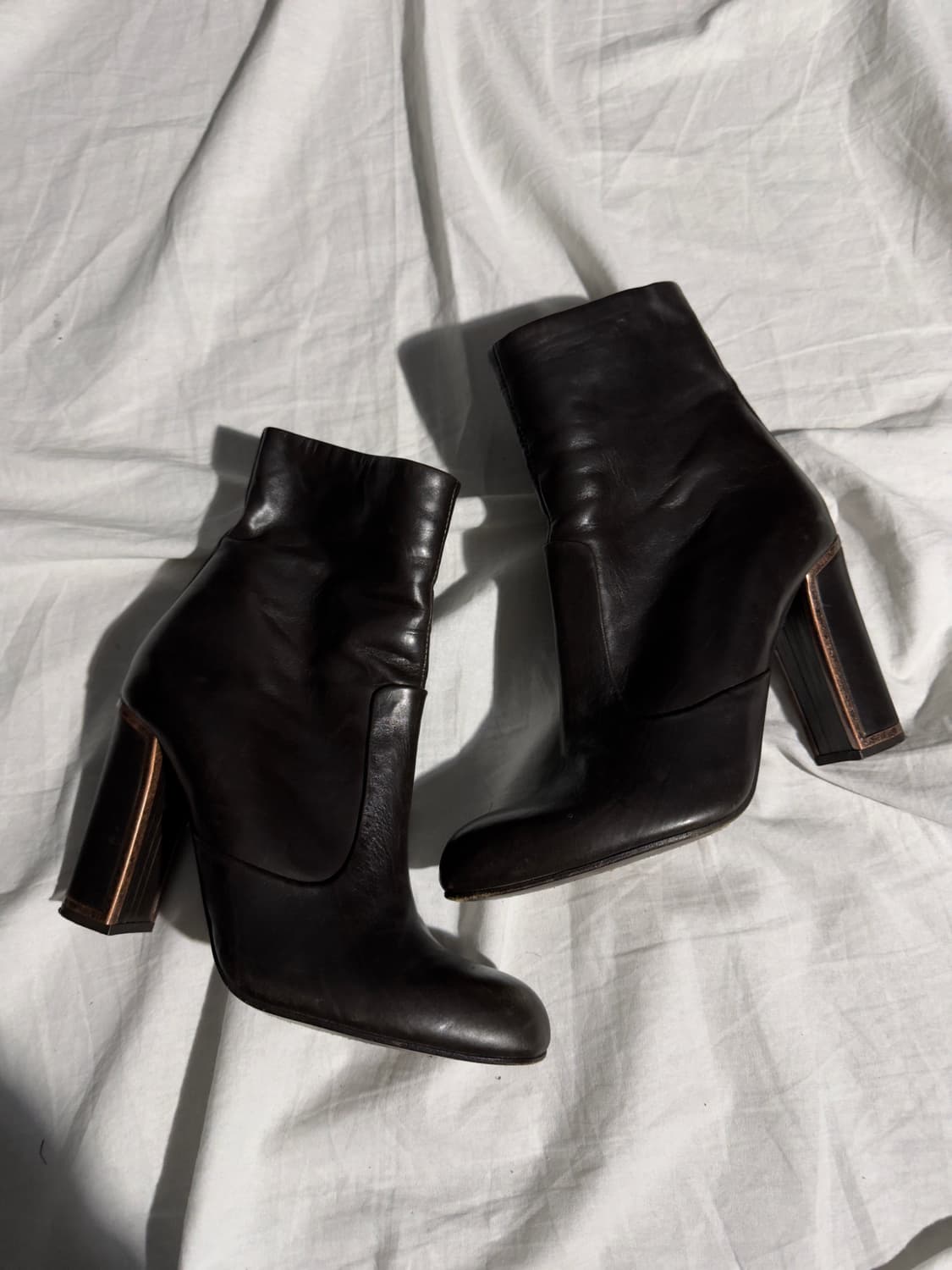 베로니크 브란퀸호 브라운 레더 앵클부츠 상품이미지1