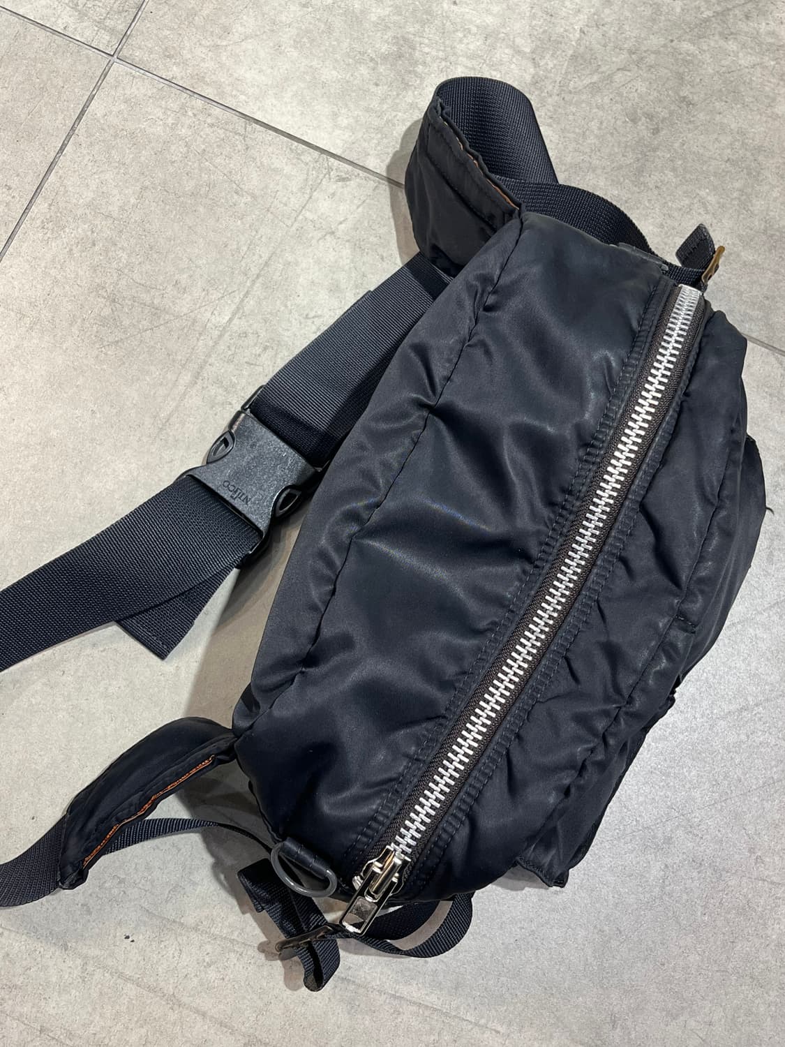 포터 히트 힙색 크로스백 가방 상품이미지5