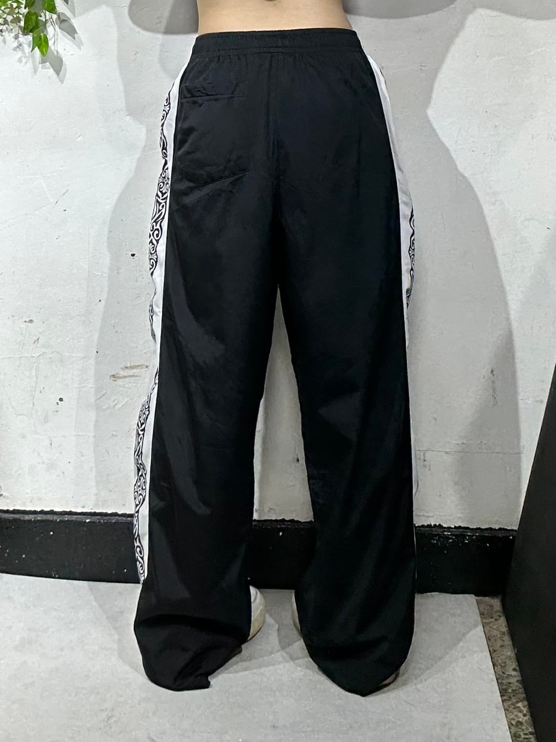 일본 빈티지 블랙 홀 오프 페임 레터링 패턴 와이드 댄스 추리닝 바지 M 상품이미지3