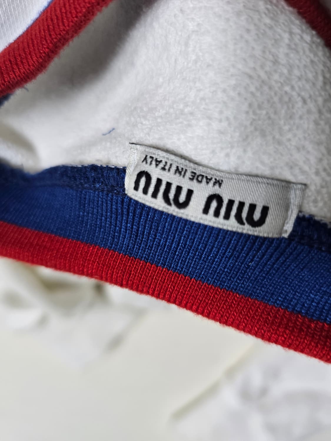 화이트 크롭 맨투맨 (55~66) 상품이미지3