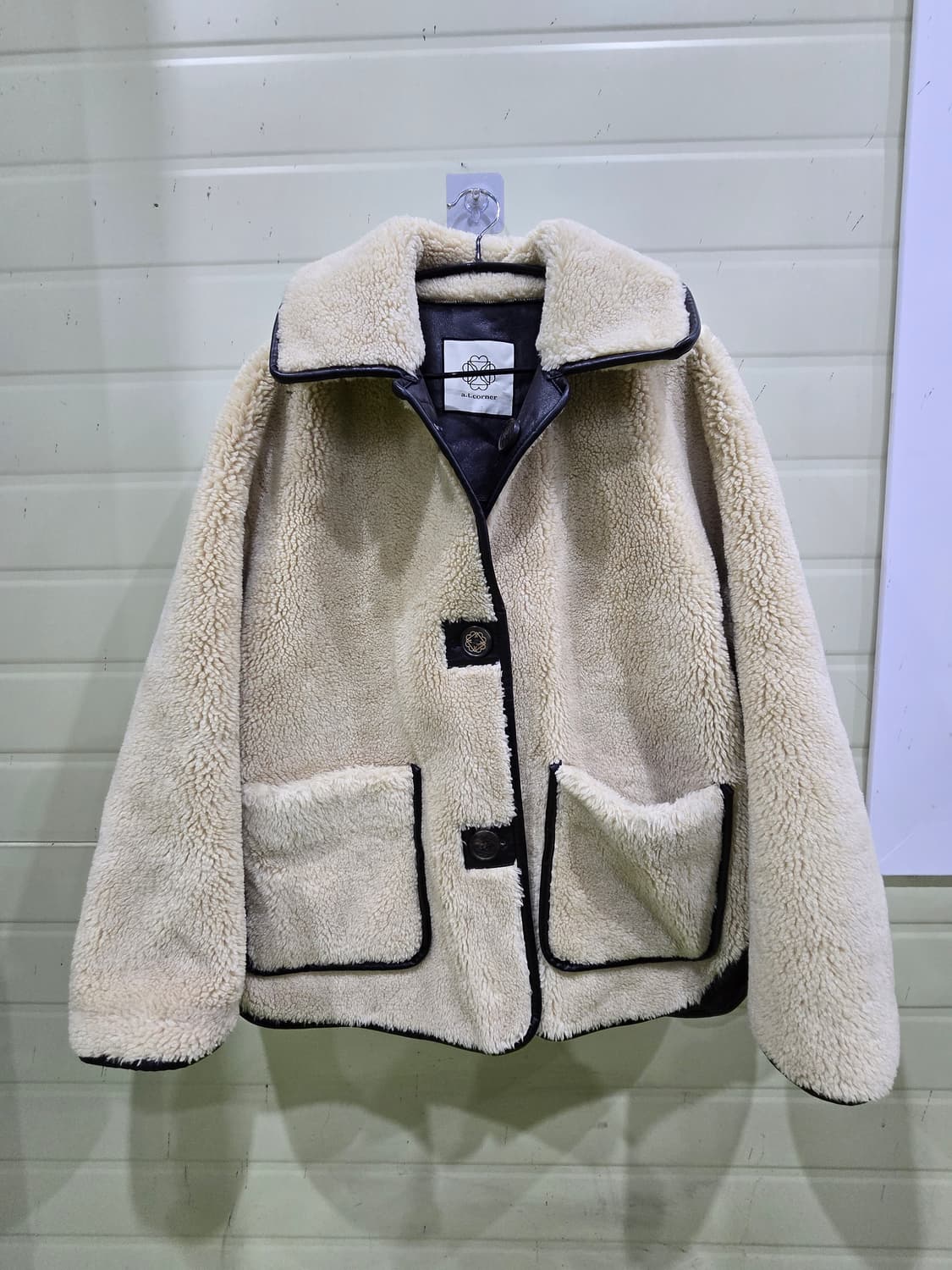 a.t.corner 양털 리버시블 무스탕 상품이미지1