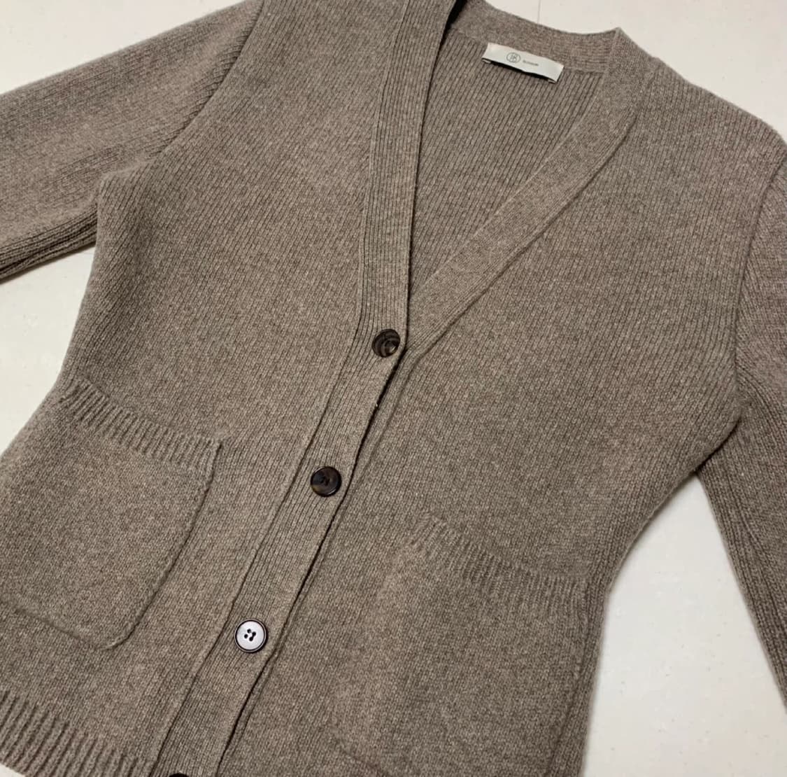 블러썸에이치컴퍼니 캐시미어 울 가디건 상품이미지1