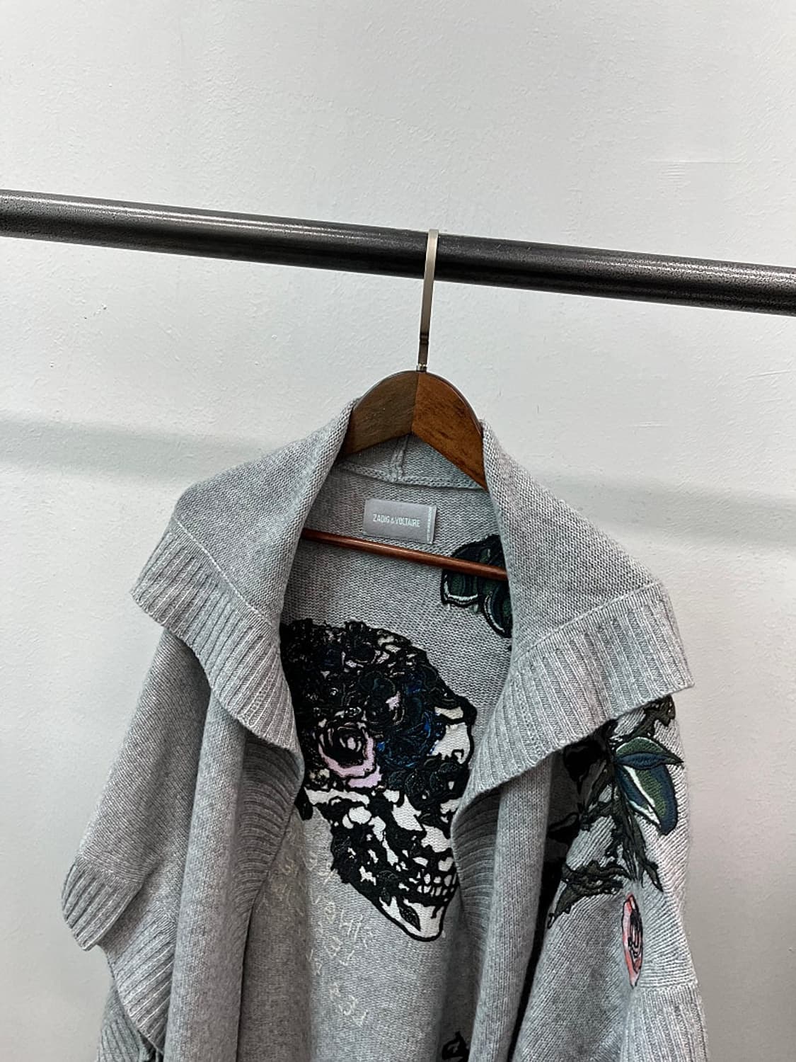 여) 쟈딕앤볼테르 캐시미어 자수 숄 가디건 상품이미지2