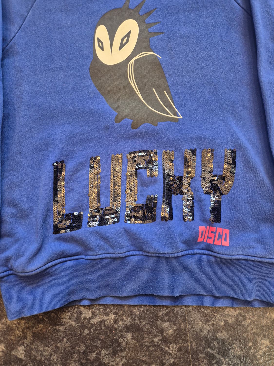 럭키슈에뜨(Lucky Chouette) 브랜드 LUCKY' 시퀸 맨투맨 상품이미지2