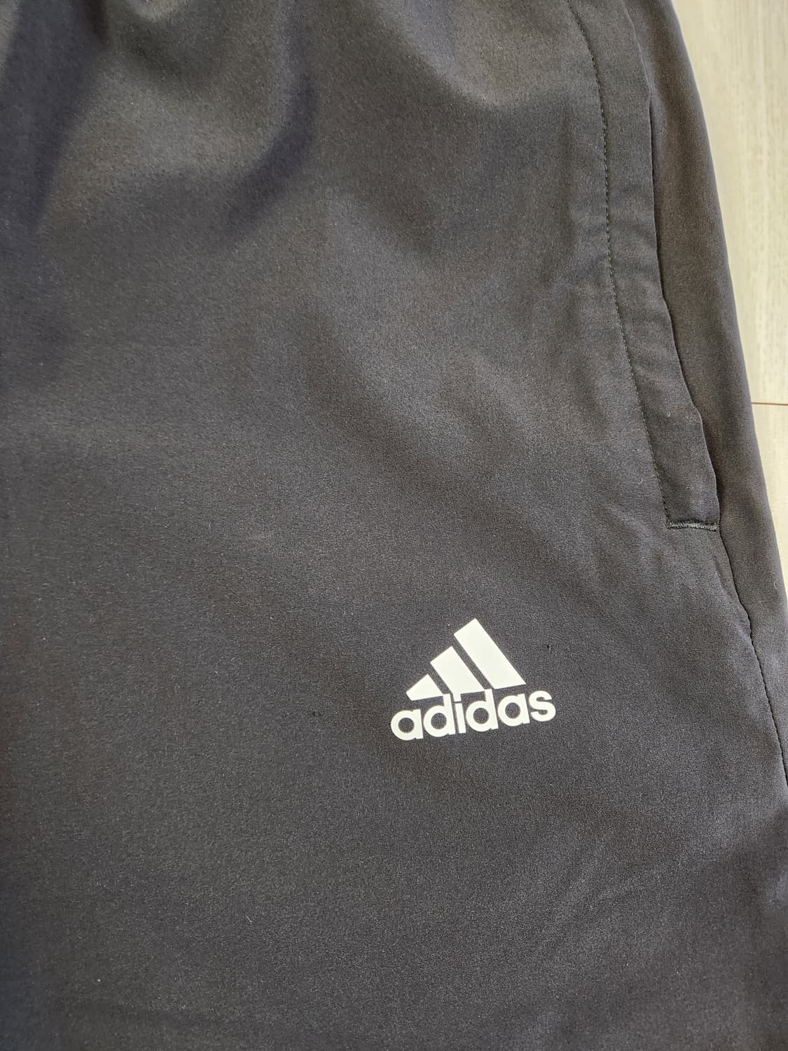 새상품급)아디다스 퓨쳐아이콘 쇼트 라이브러리 GP0942 사이즈s

스포 상품이미지6