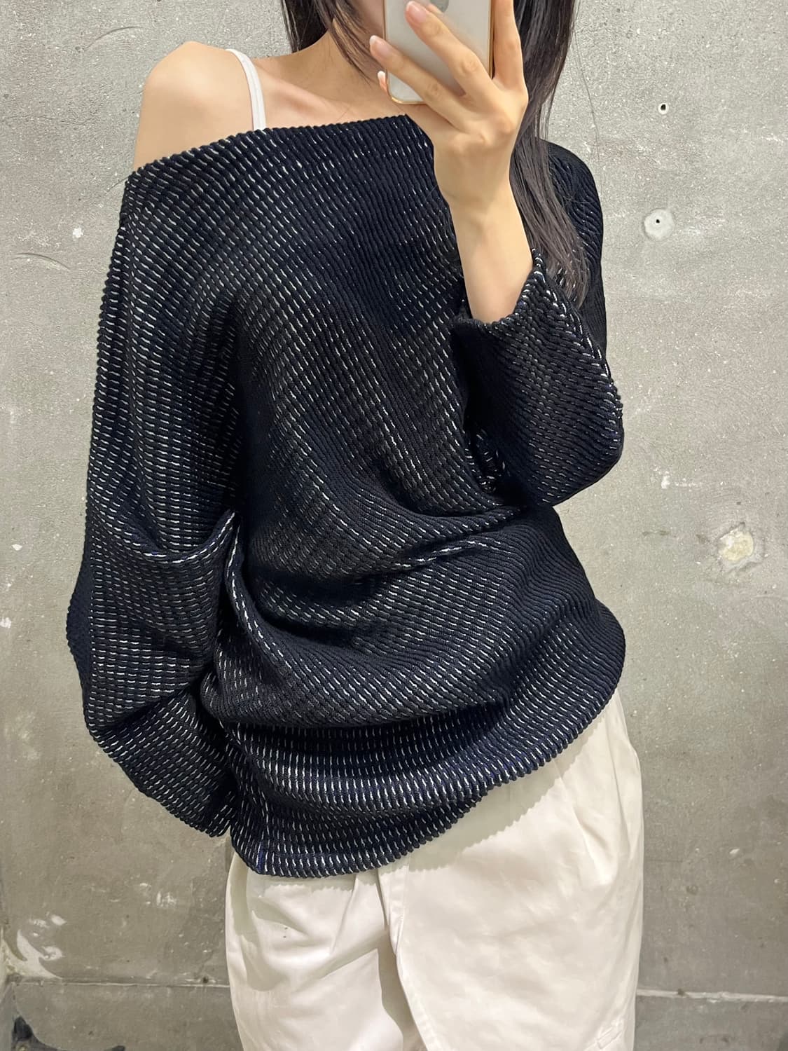 Issey Miyake 이세이미야케 언발란스컷 울 니트 상품이미지3