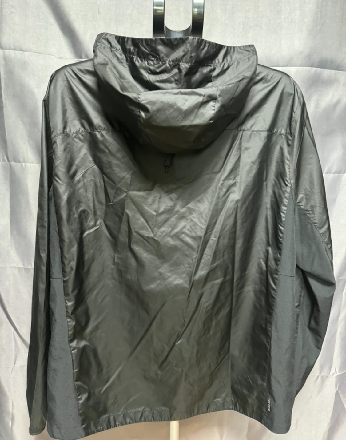 아디다스 경량 러닝 바람막이 상품이미지2