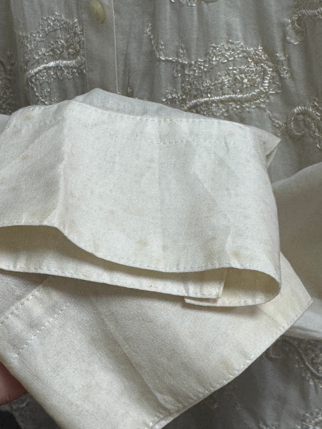 올오버 자수 베이지 셔츠 상품이미지3