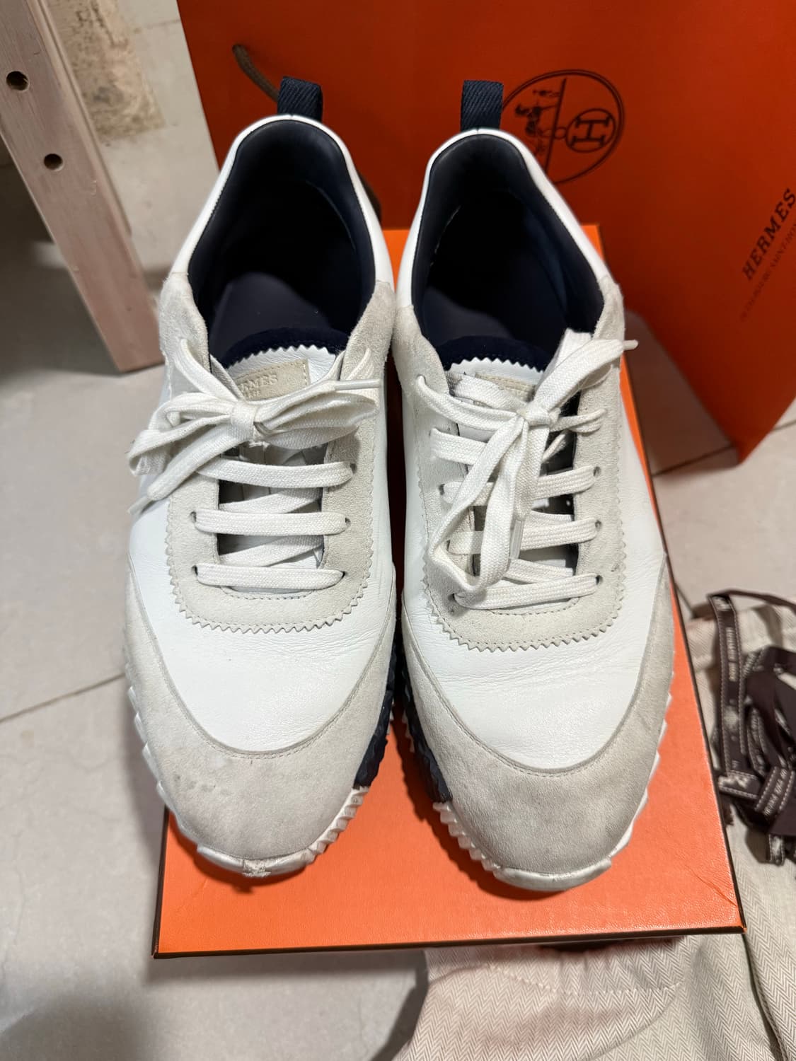 크림판 풀박스 에르메스 바운싱 스니커즈 42사이즈 상품이미지3