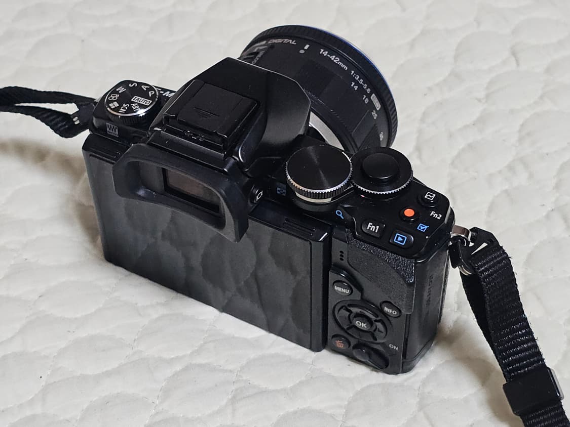 올림푸스 OM-D E-M10 미러리스 디지털 카메라 상품이미지9