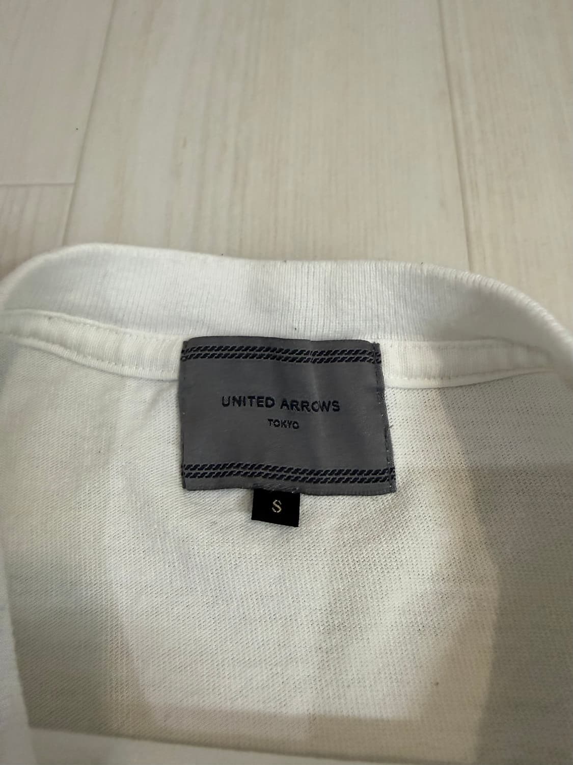 유나이티드 애로우즈 화이트 긴팔 티셔츠 S 사이즈 상품이미지3