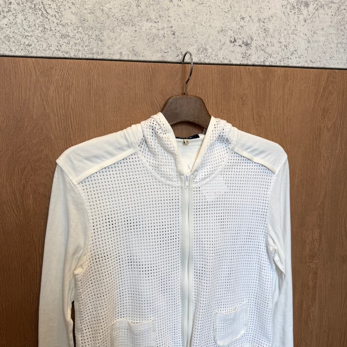 빈티지 메쉬 크롭 후드 집업 더블 포켓 디테일 레귤러핏 화이트 상품이미지3