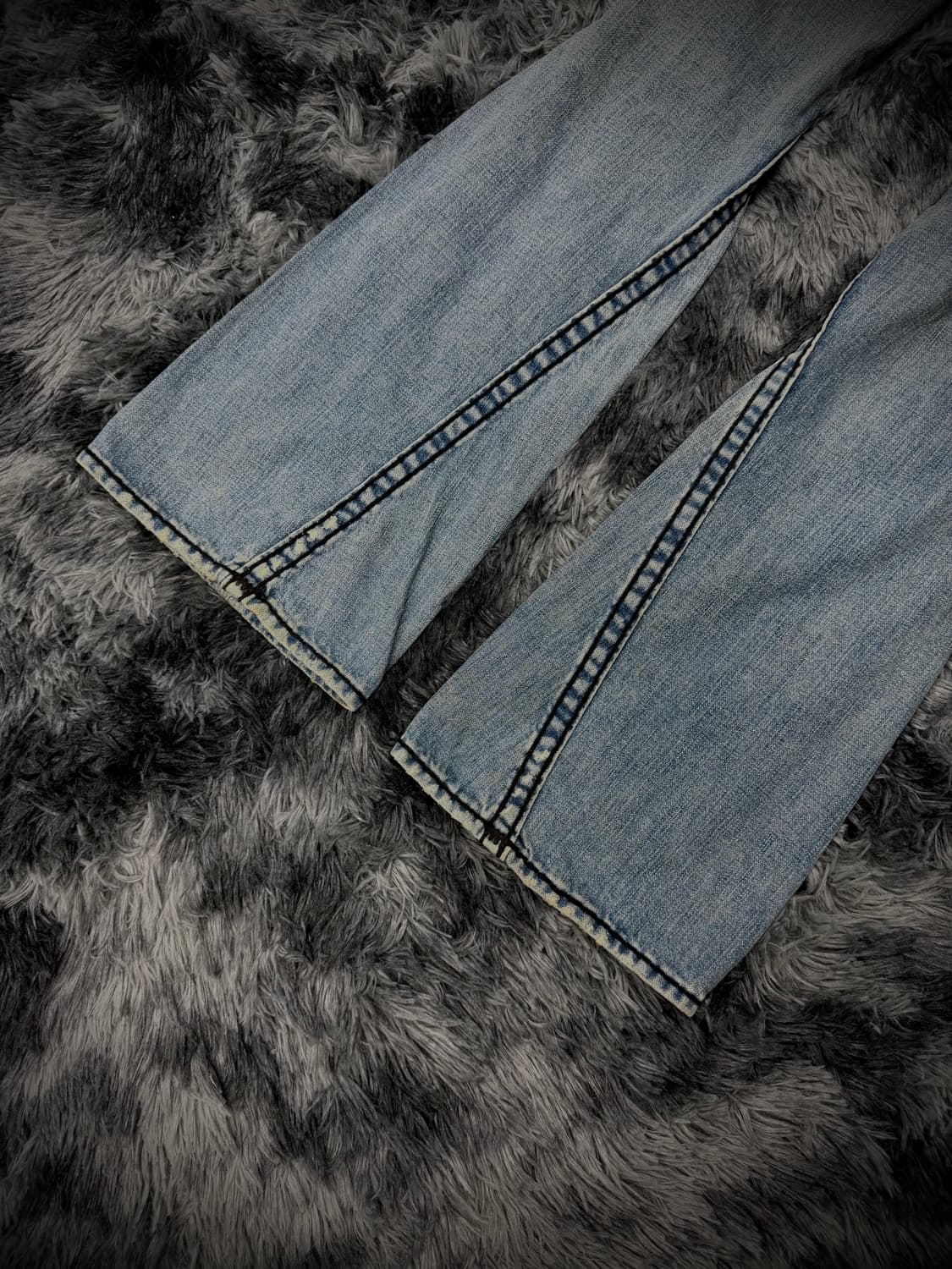 True Religion 블랙 스티치 데미지 부츠컷 데님 팬츠 상품이미지8