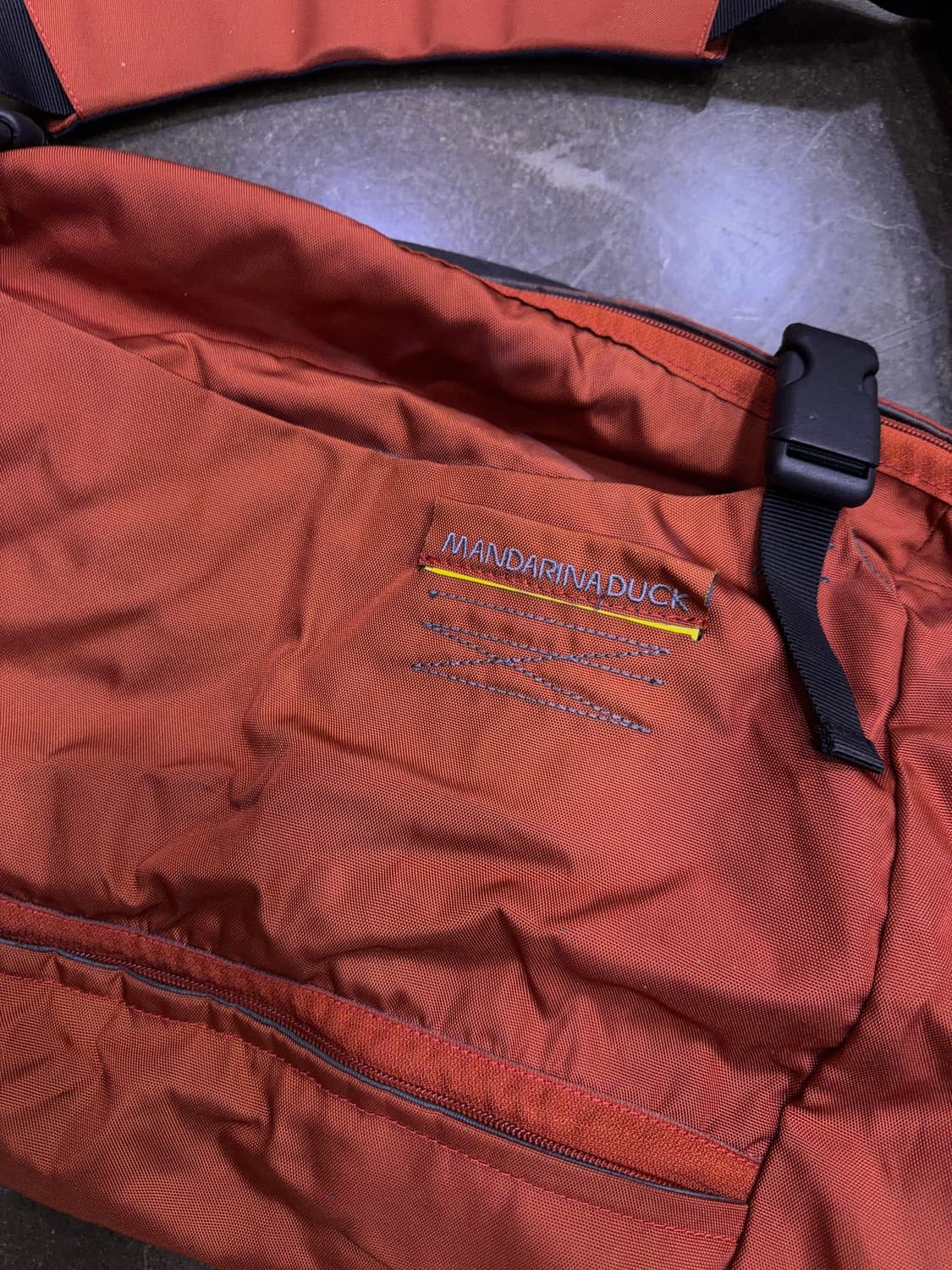 만다리나덕 나일론 멀티 더플 보스턴 숄더백 오렌지 상품이미지3