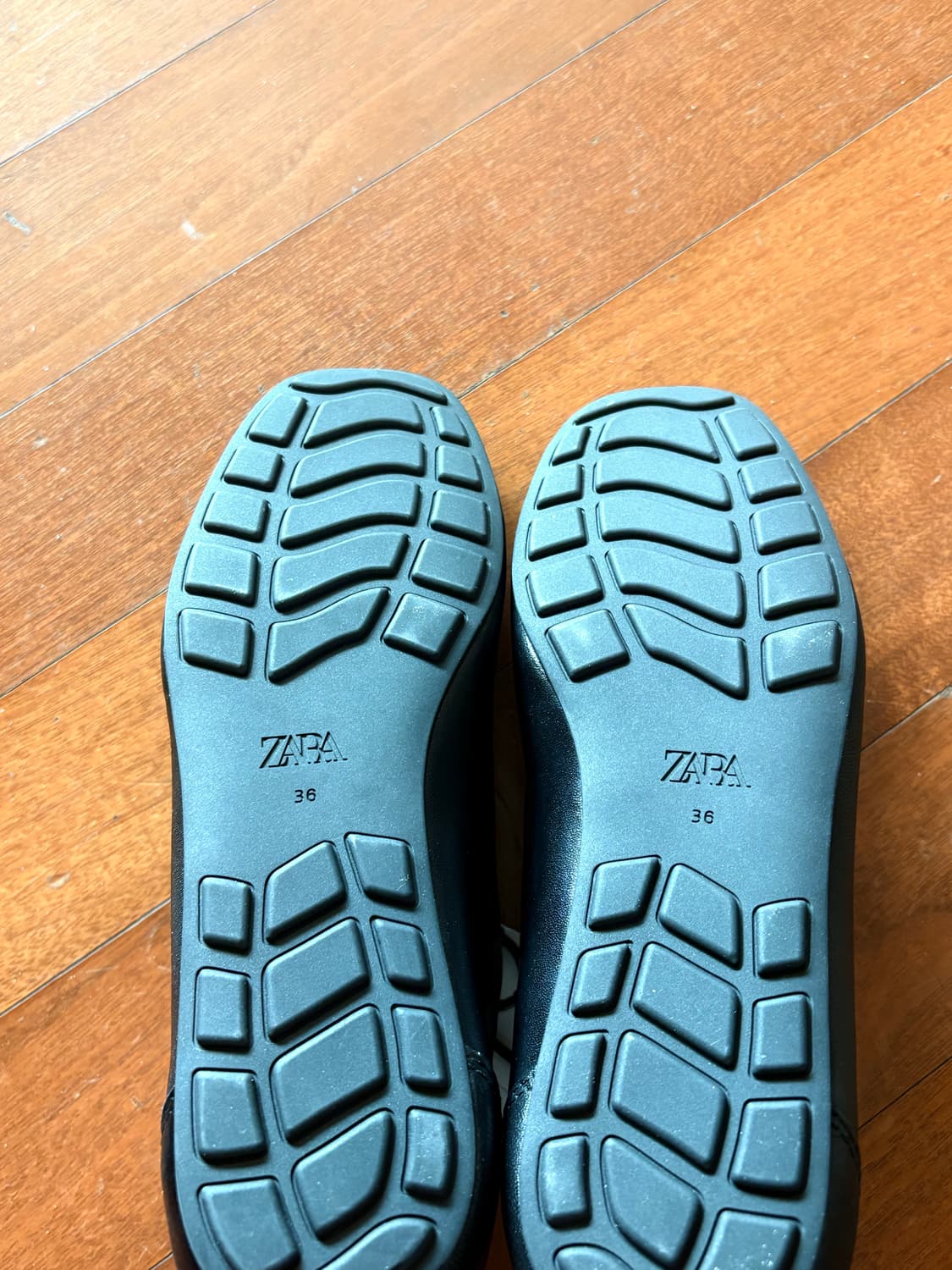 새상품) 235 자라 레이스업 플랫 레더 슈즈 상품이미지4