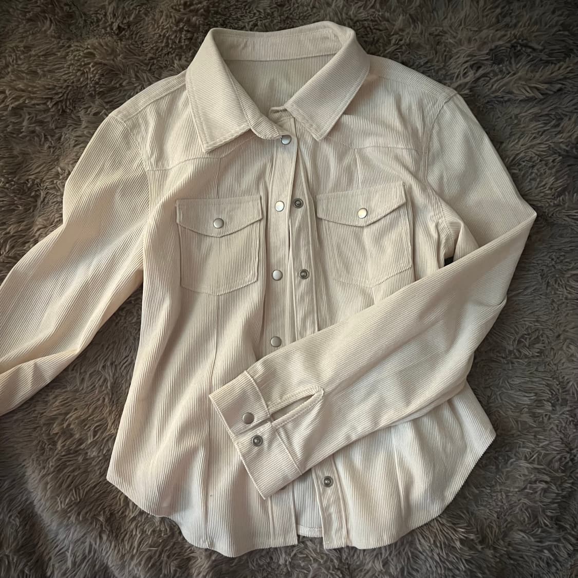 코듀로이 세미크롭 버튼 셔츠 상품이미지1