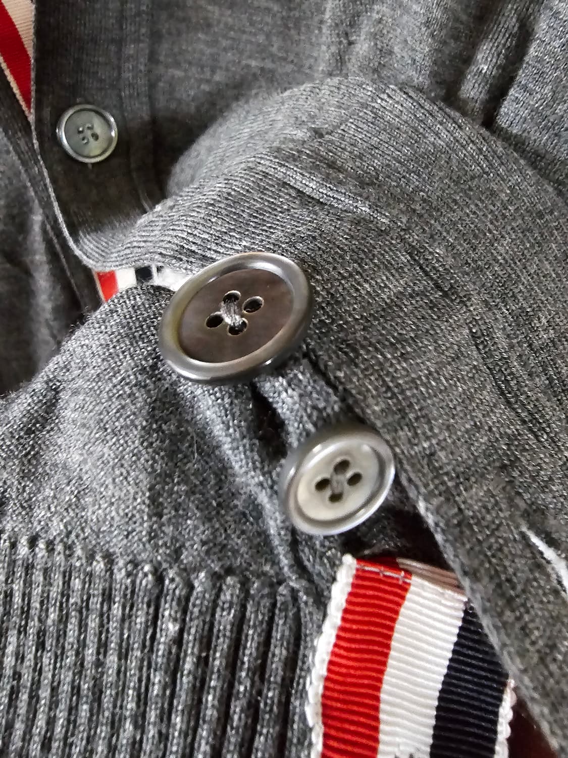 톰브라운 24년식 메리노울 가디건(백화점판/4/새상품급) 상품이미지8