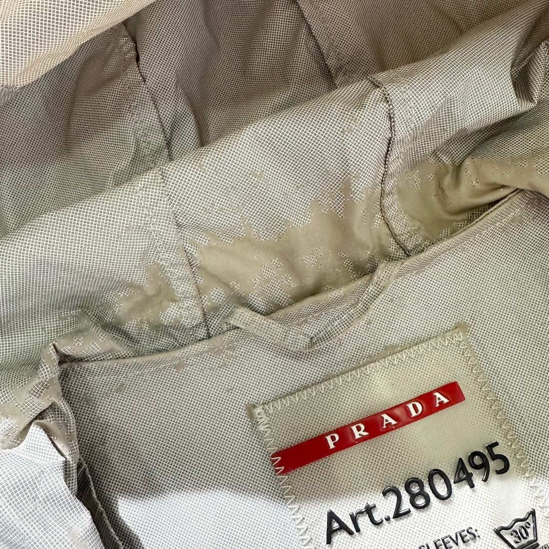 프라다 삼각로고 나일론 후드 자켓 상품이미지8