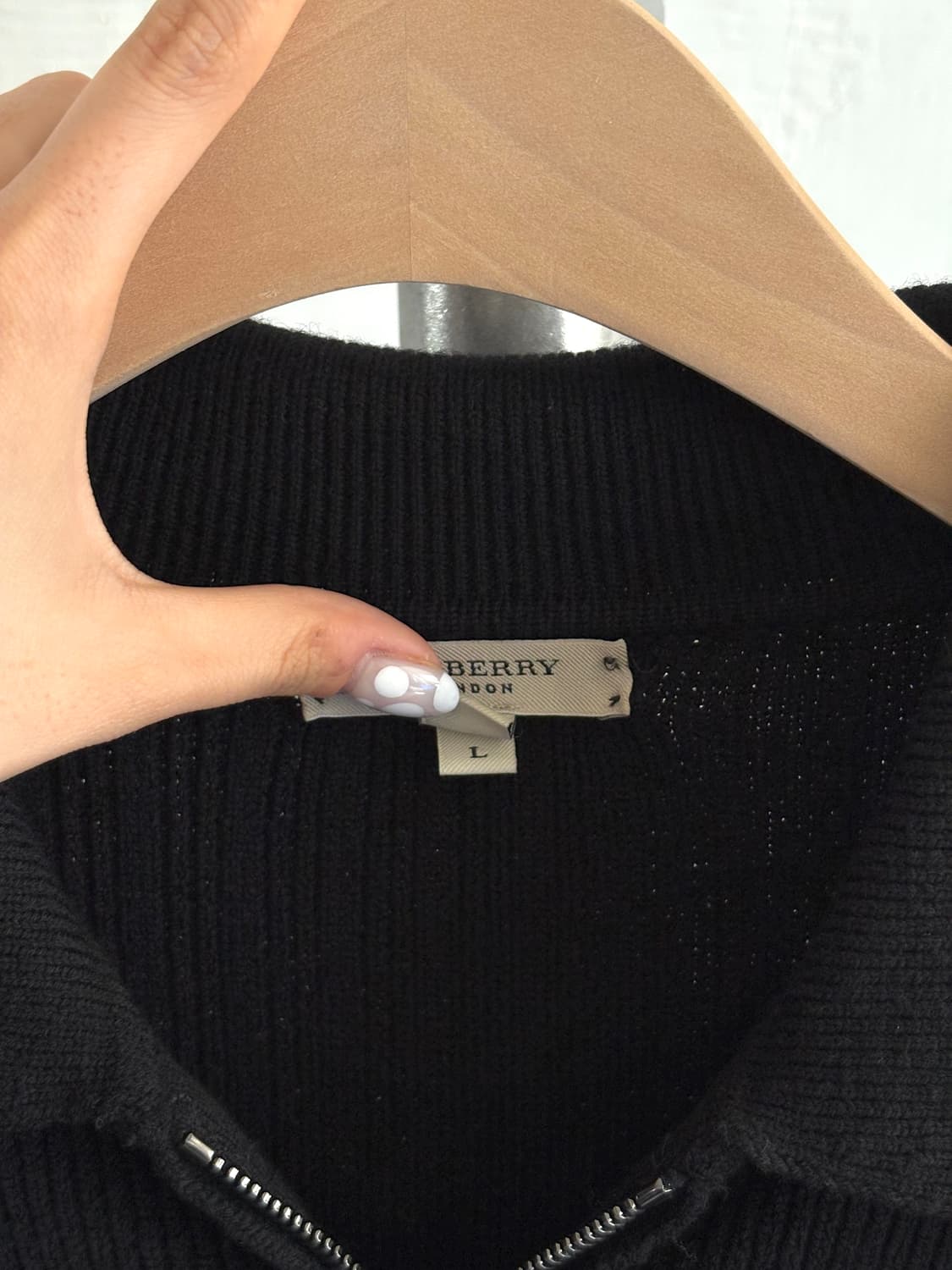 Burberry 버버리 블랙 노바체크 패치 니트 집업 상품이미지5