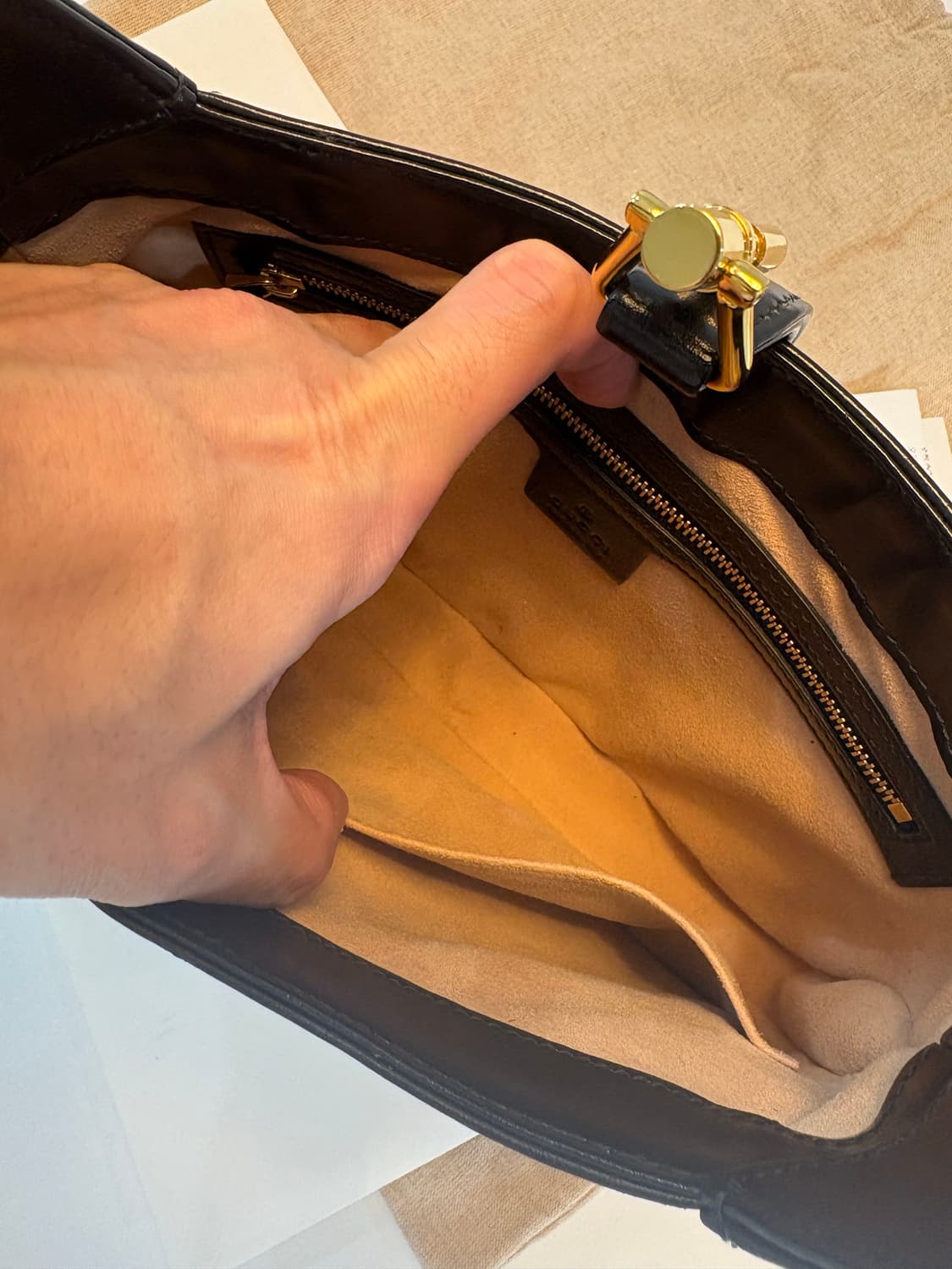 구찌 재키백 1961 스몰 숄더백 (블랙 레더) 상품이미지4