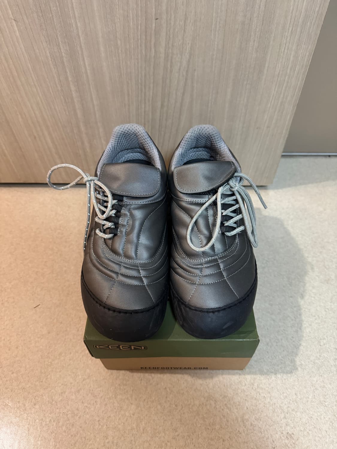 씬 X 노츠 풋살 스니커즈 메탈 실버 240 상품이미지1