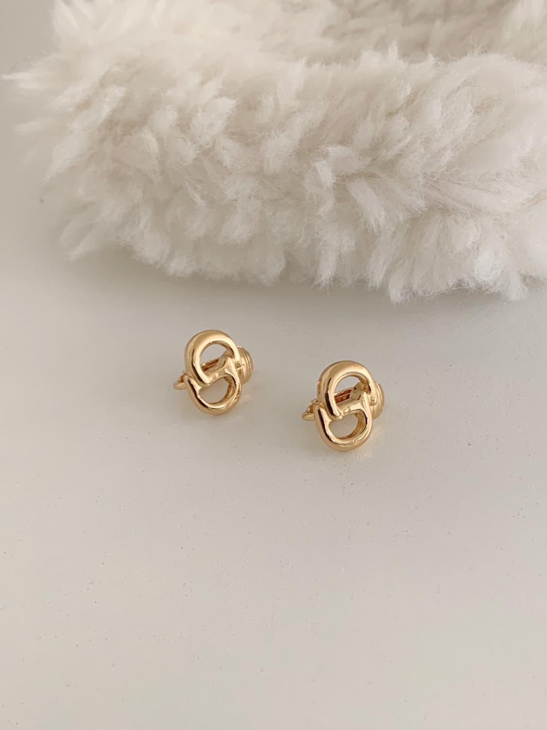 [ 디올 ] 빈티지 디올 골드 로고 클립 귀걸이 상품이미지3