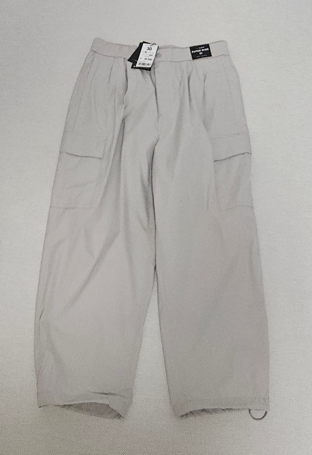 (새상품)스파오 슈퍼와이드 나일론 카고팬츠 상품이미지1