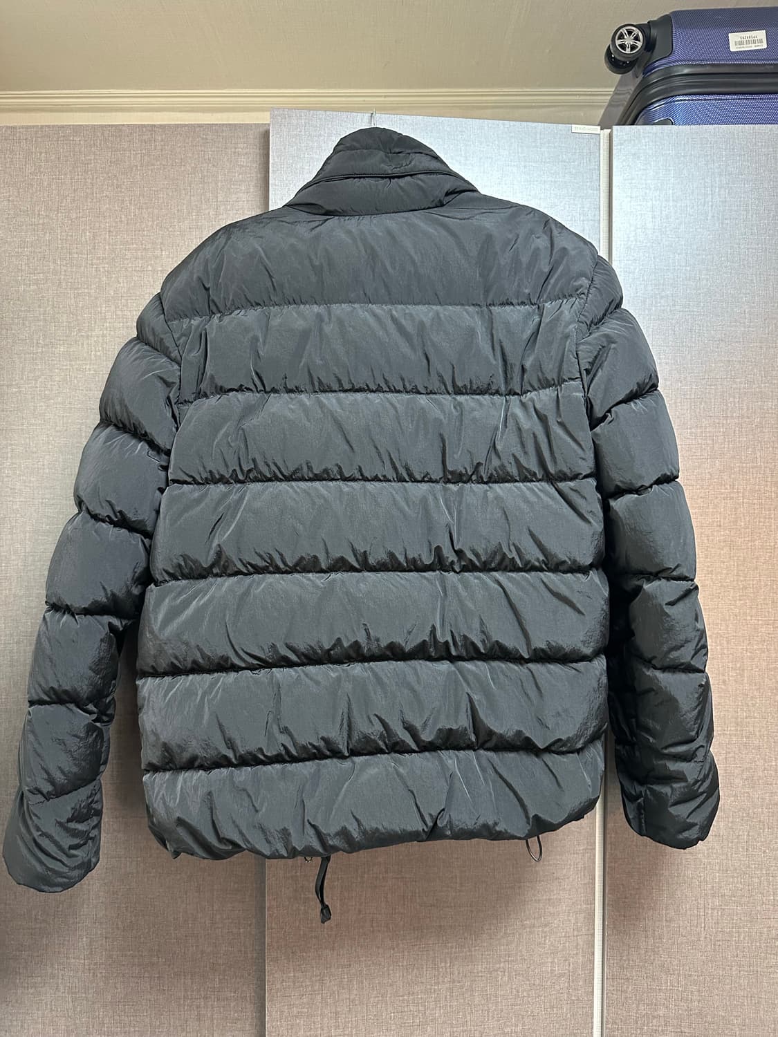 C.P. 컴퍼니 크롬-R 다운 자켓 블랙  상품이미지2