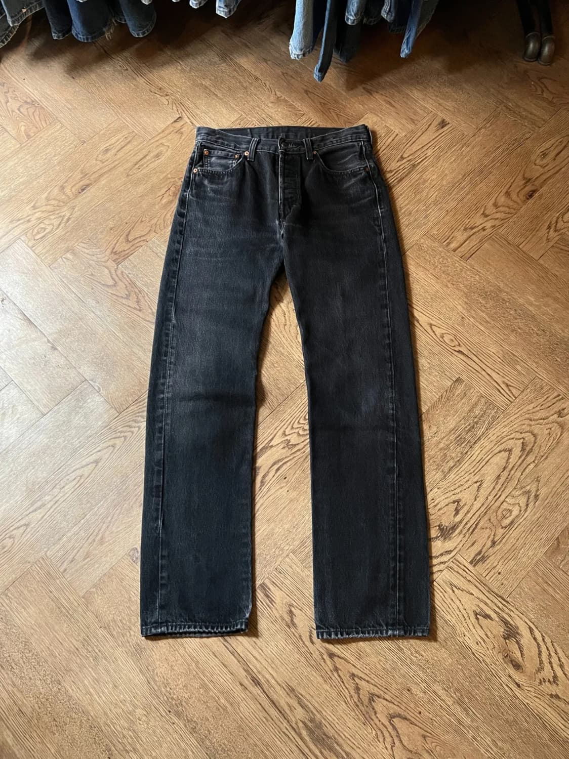 [30]리바이스 501 빈티지 워싱 스트레이트 흑청 데님 팬츠 상품이미지1