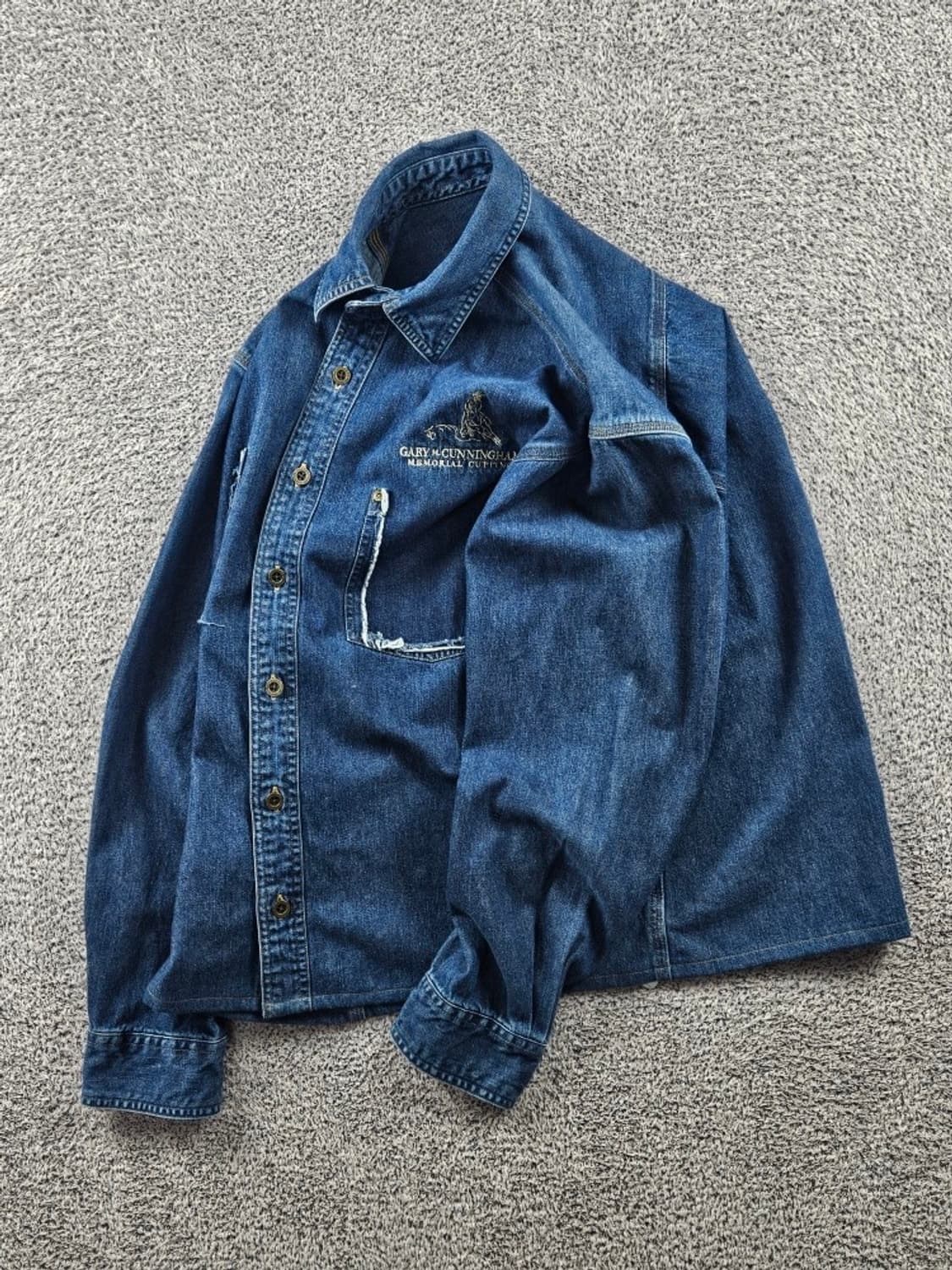 칼하트 크롭 커스텀 데님 워크 셔츠 ( M ) / 11416 상품이미지3