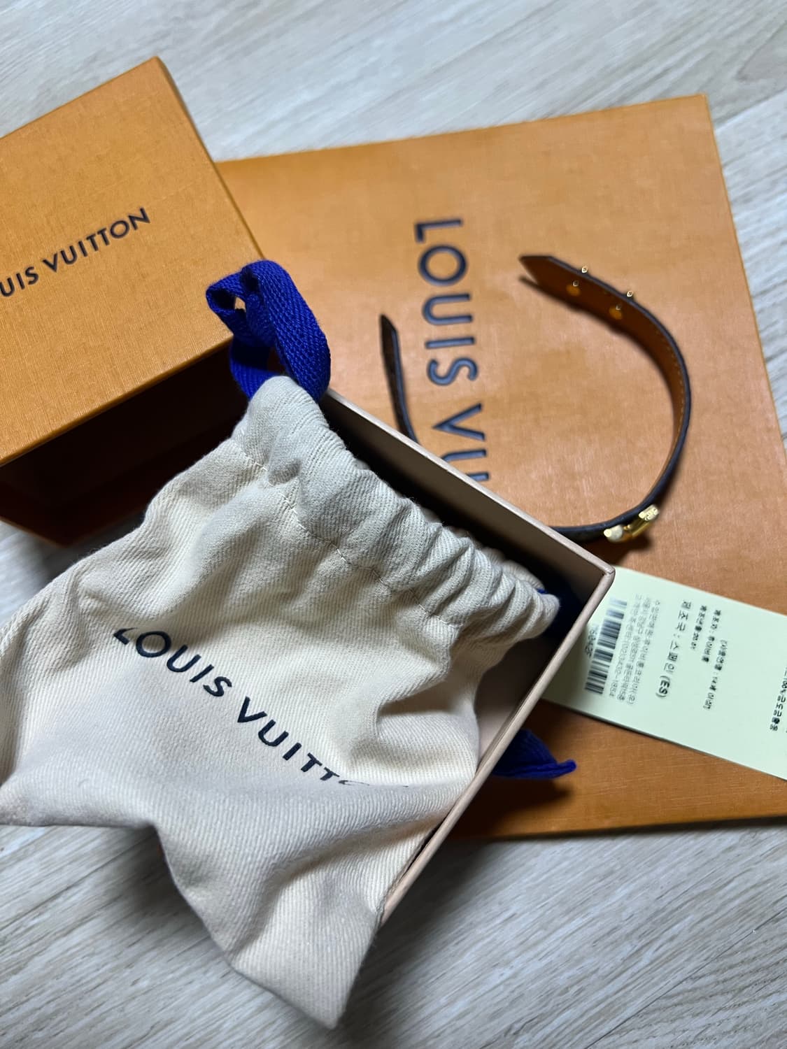 루이비통 에센셜 V 팔찌 판매 m6042f 상품이미지2