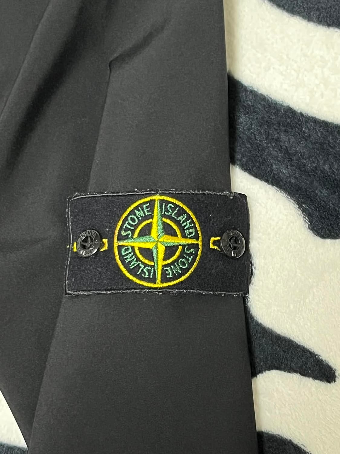 스톤아일랜드 소프트쉘 20년식 M사이즈 상품이미지3