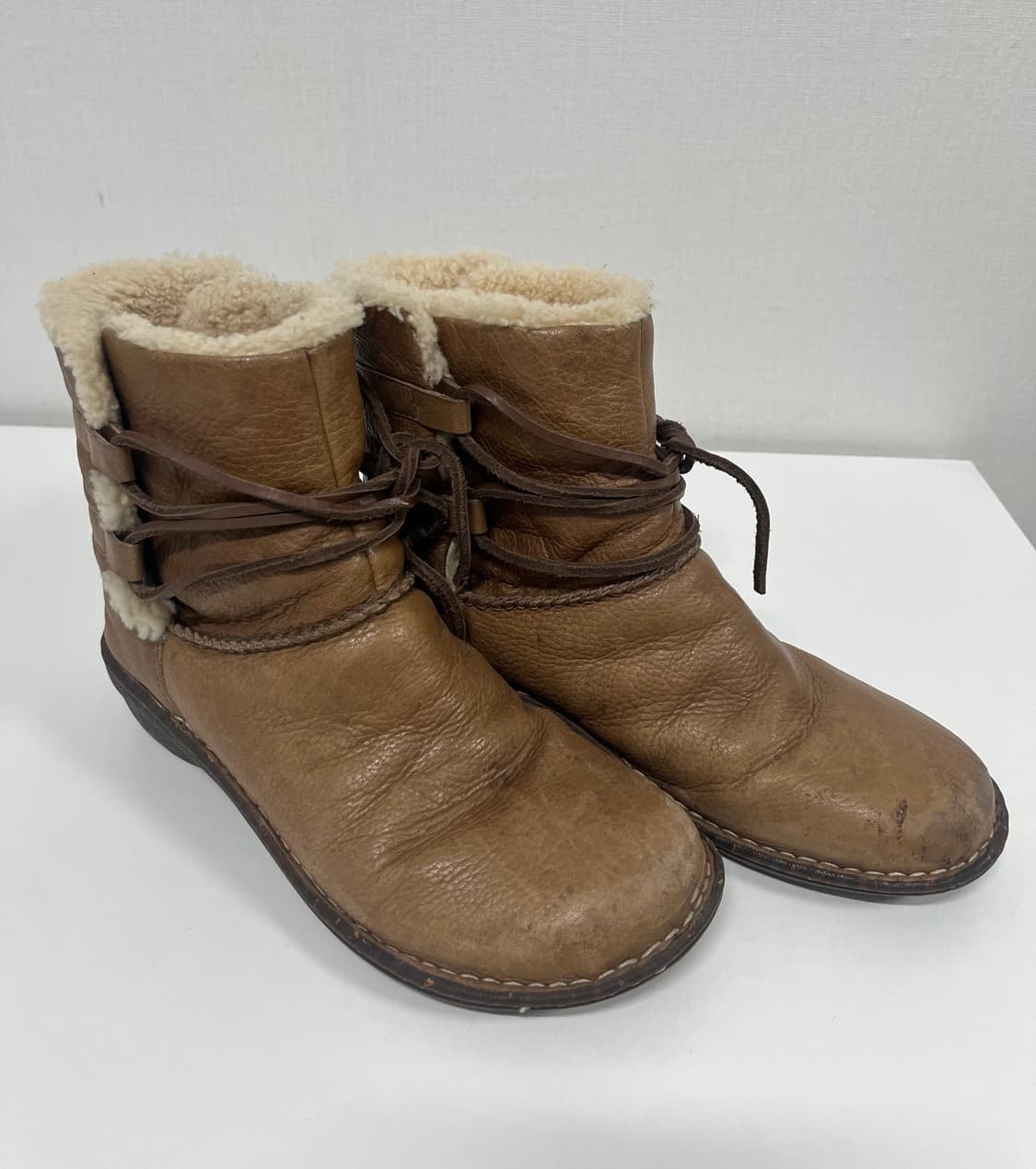 [250] 어그 ugg 레이스업 가죽 앵글 부츠 상품이미지1