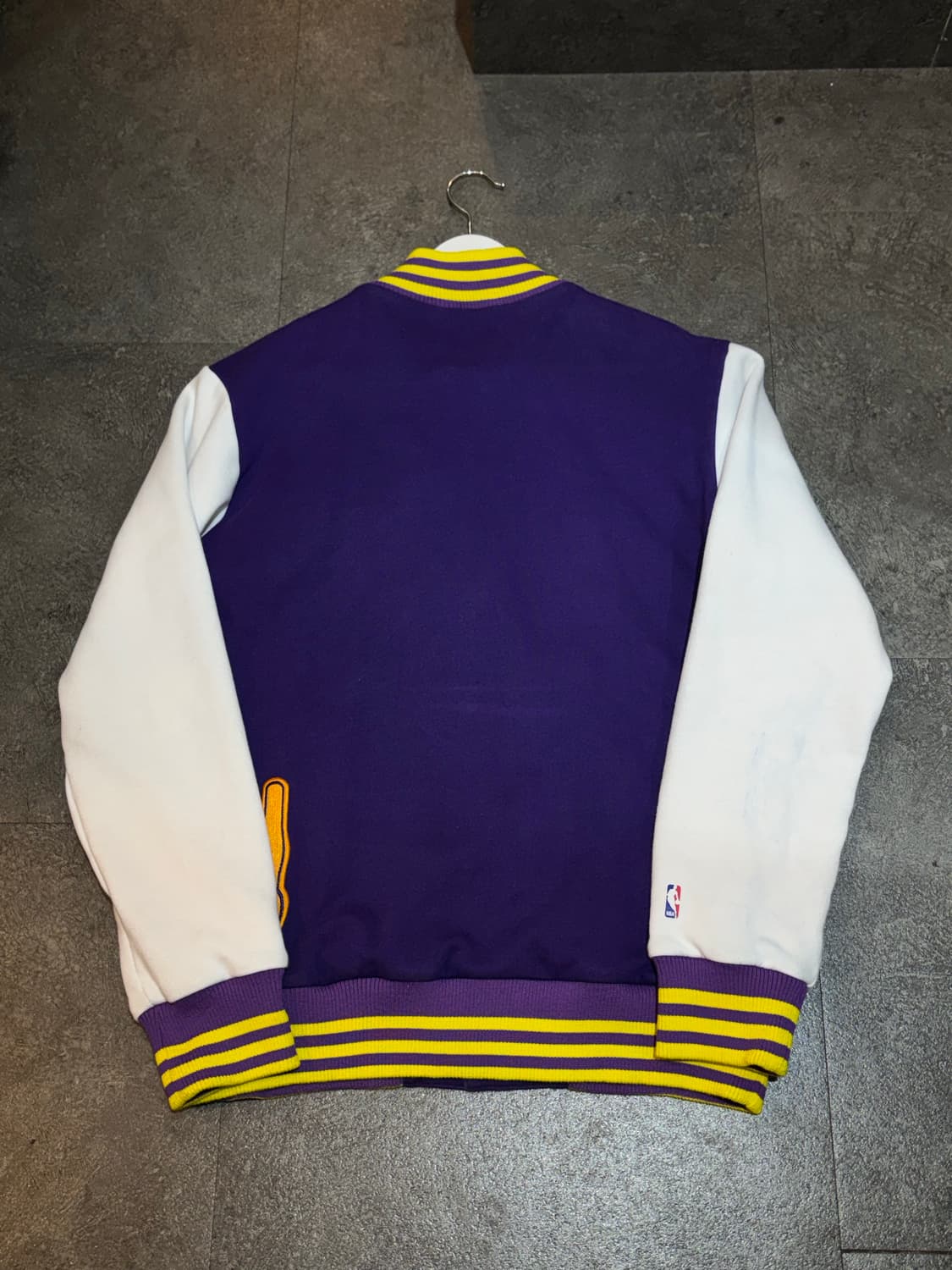 아디다스 LA레이커스 바시티 자켓 점퍼 100 상품이미지3