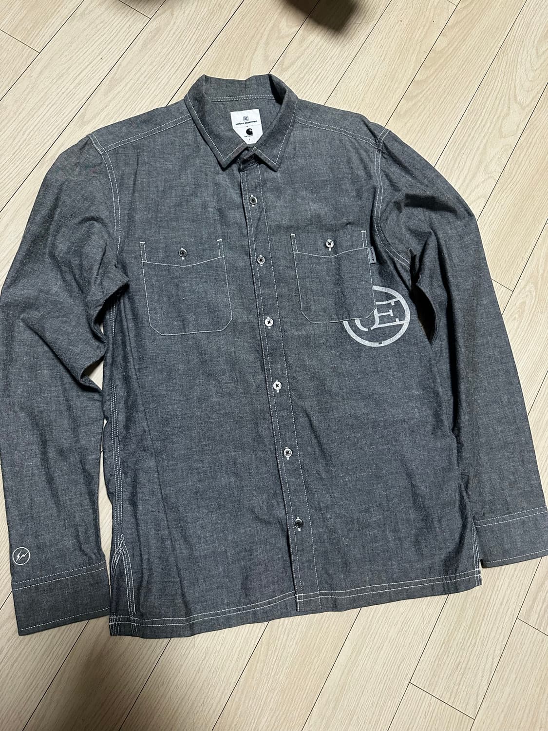 유니폼 익스페리먼트 x 칼하트 셔츠 상품이미지1