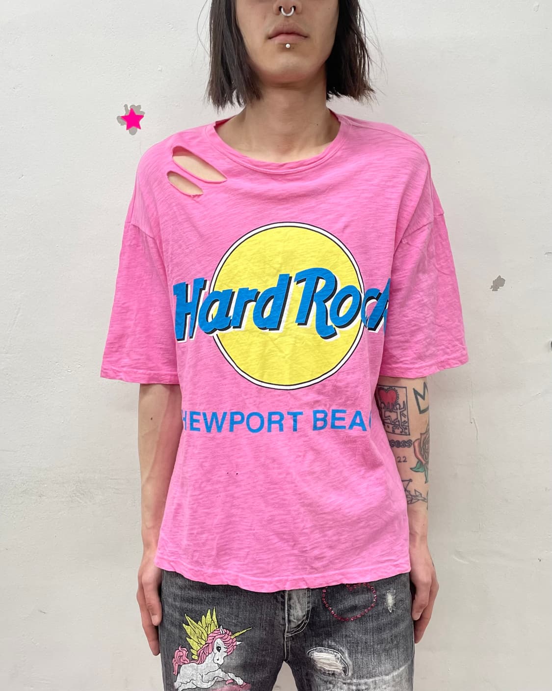 Rock Damage Pink T-shirt 상품이미지1