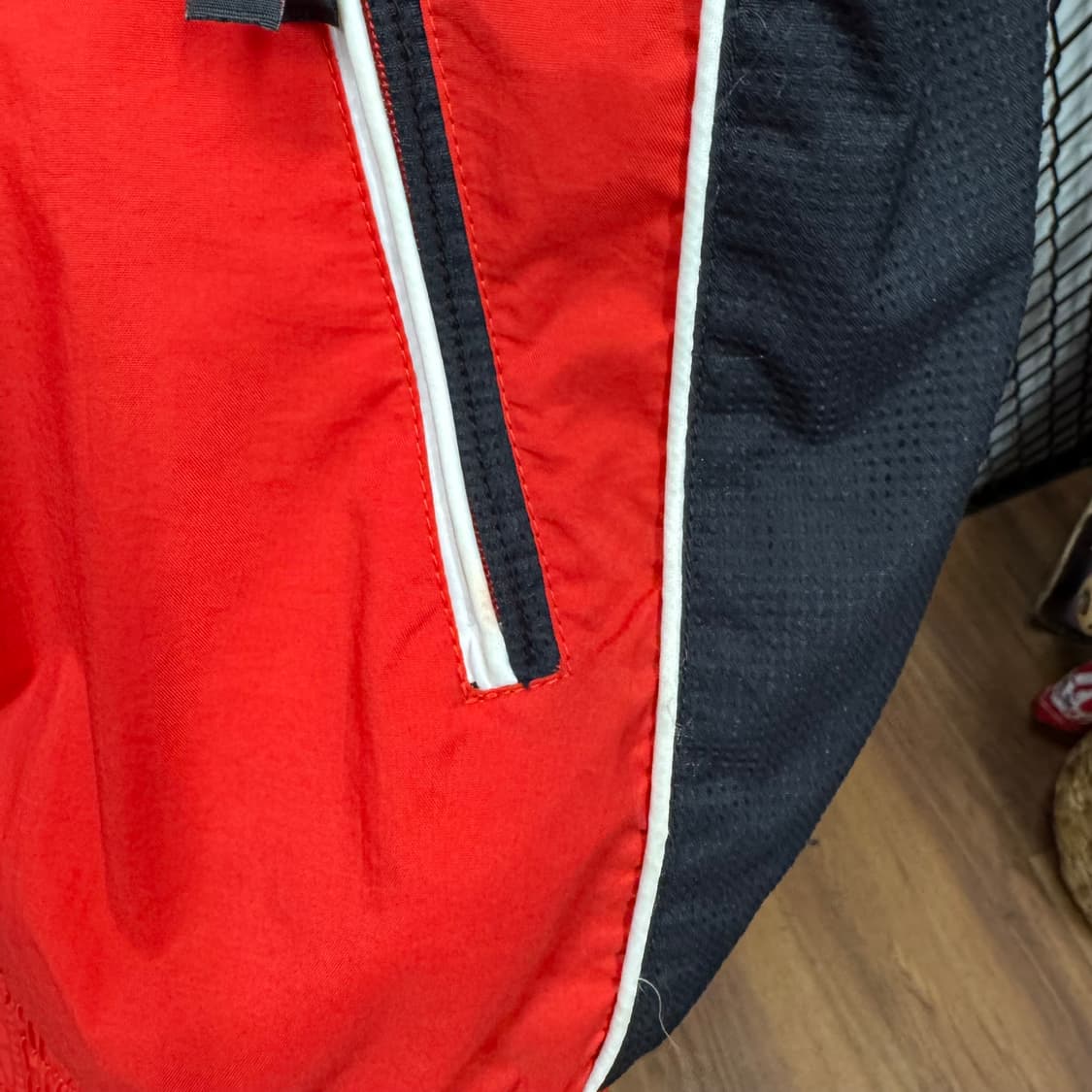 90s 리복 벡터 바람막이 전면 로고 포인트 레드 블랙 상품이미지9