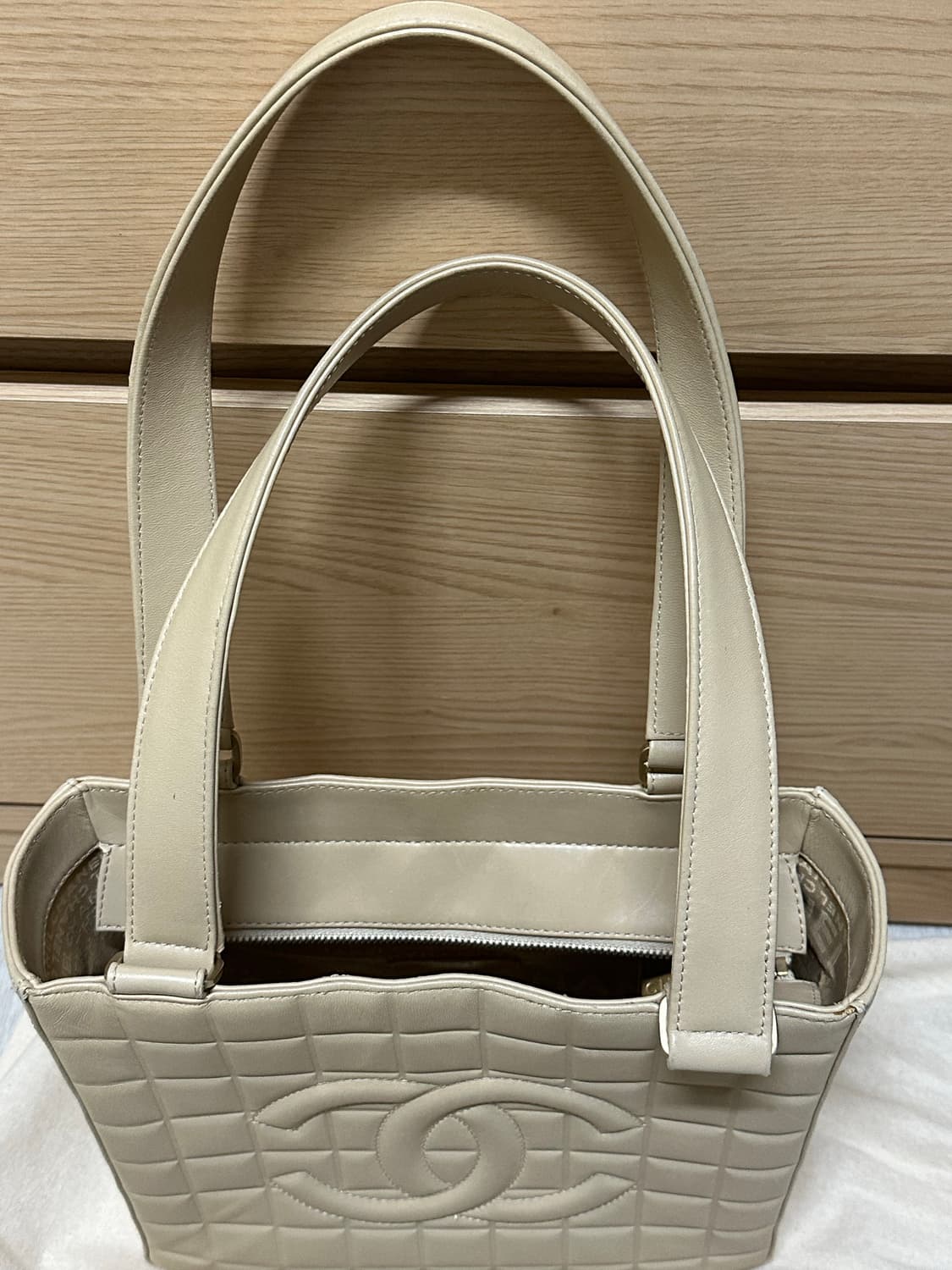 빈티지 샤넬 초코바백 베이지 색상 팝니다(파리에서 직접구매) 상품이미지4