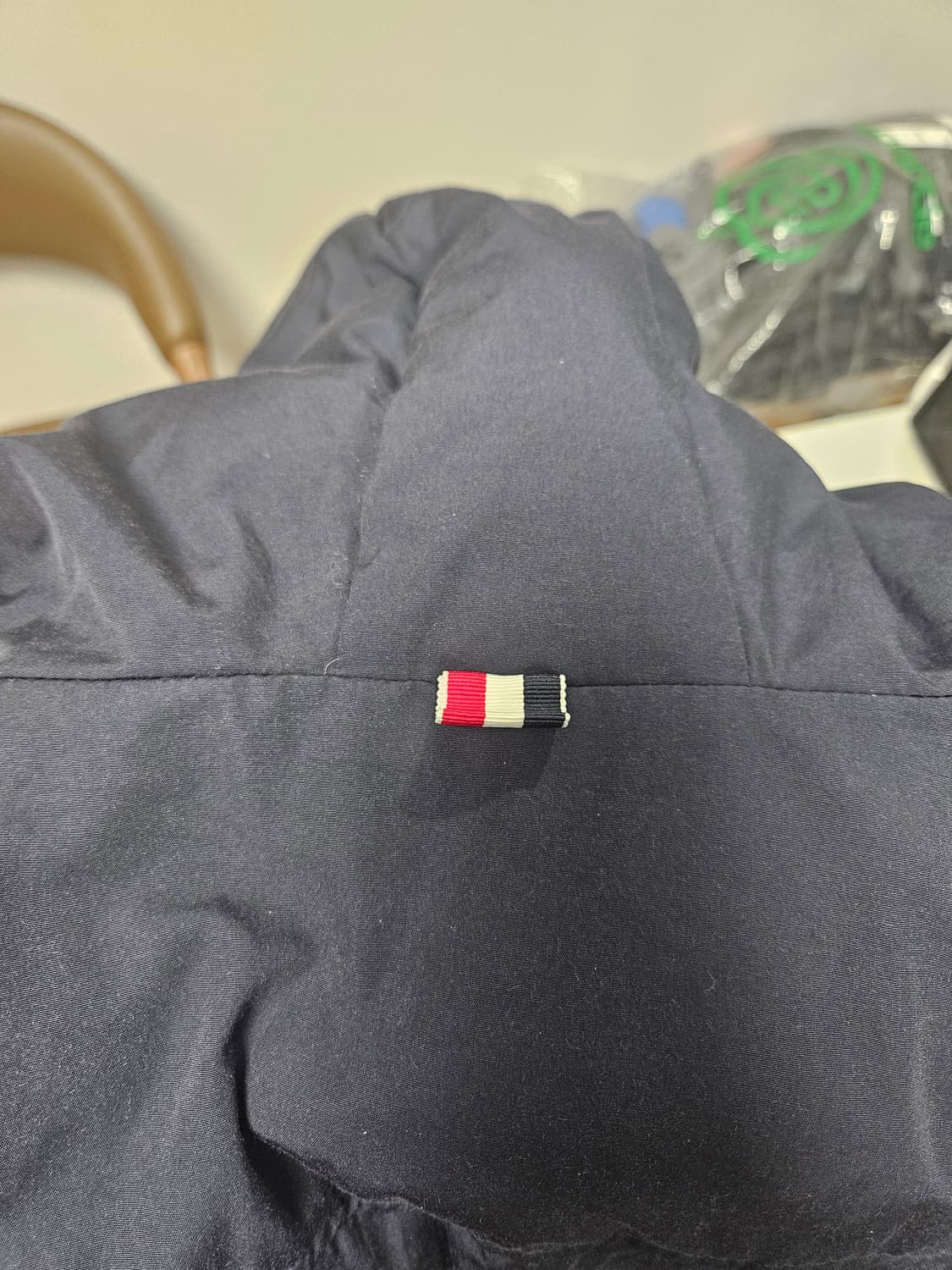 톰브라운 네이비 4선완장 패딩 상품이미지5