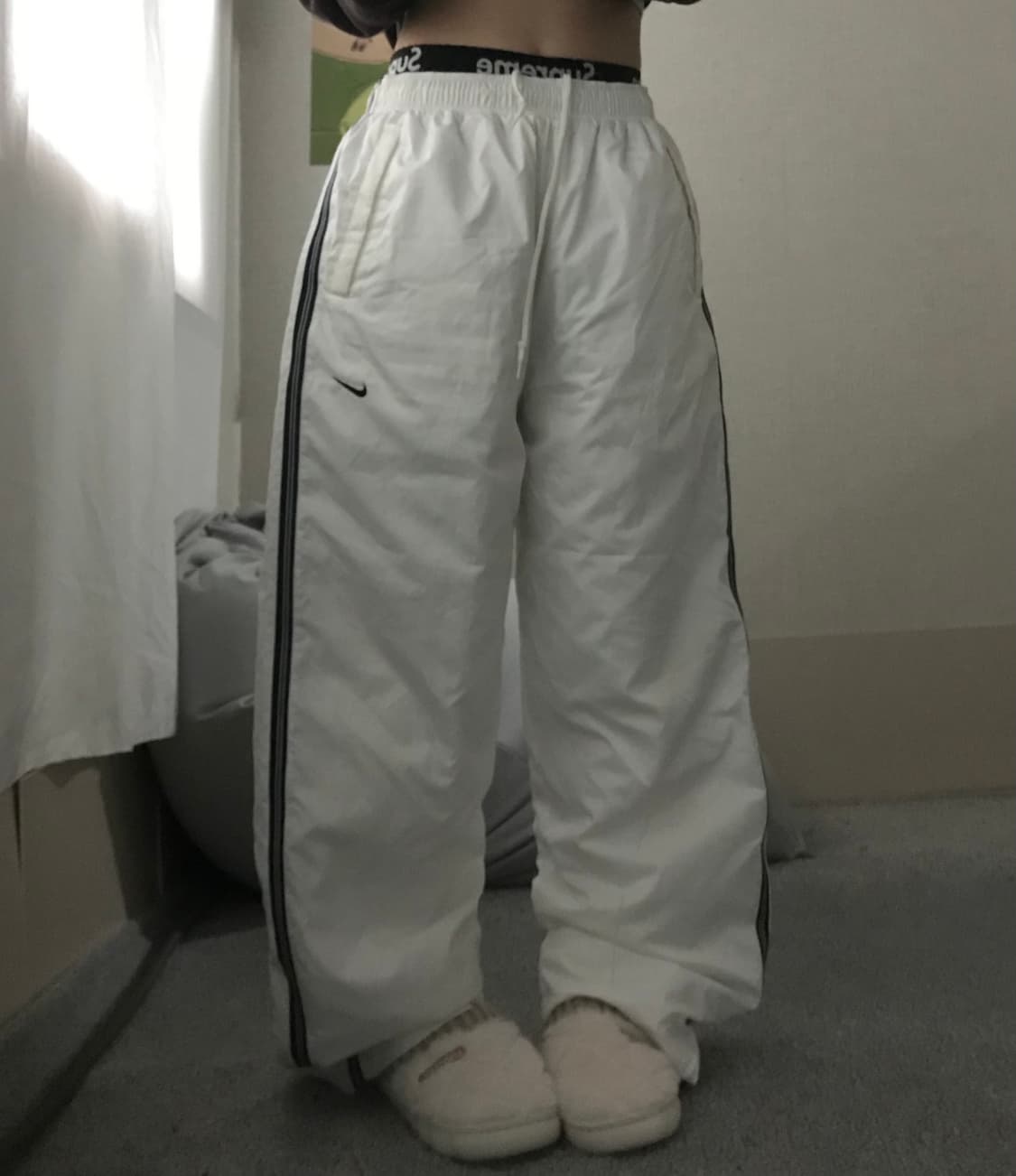 나이키 화이트 와이드핏 트레이닝 팬츠 상품이미지4