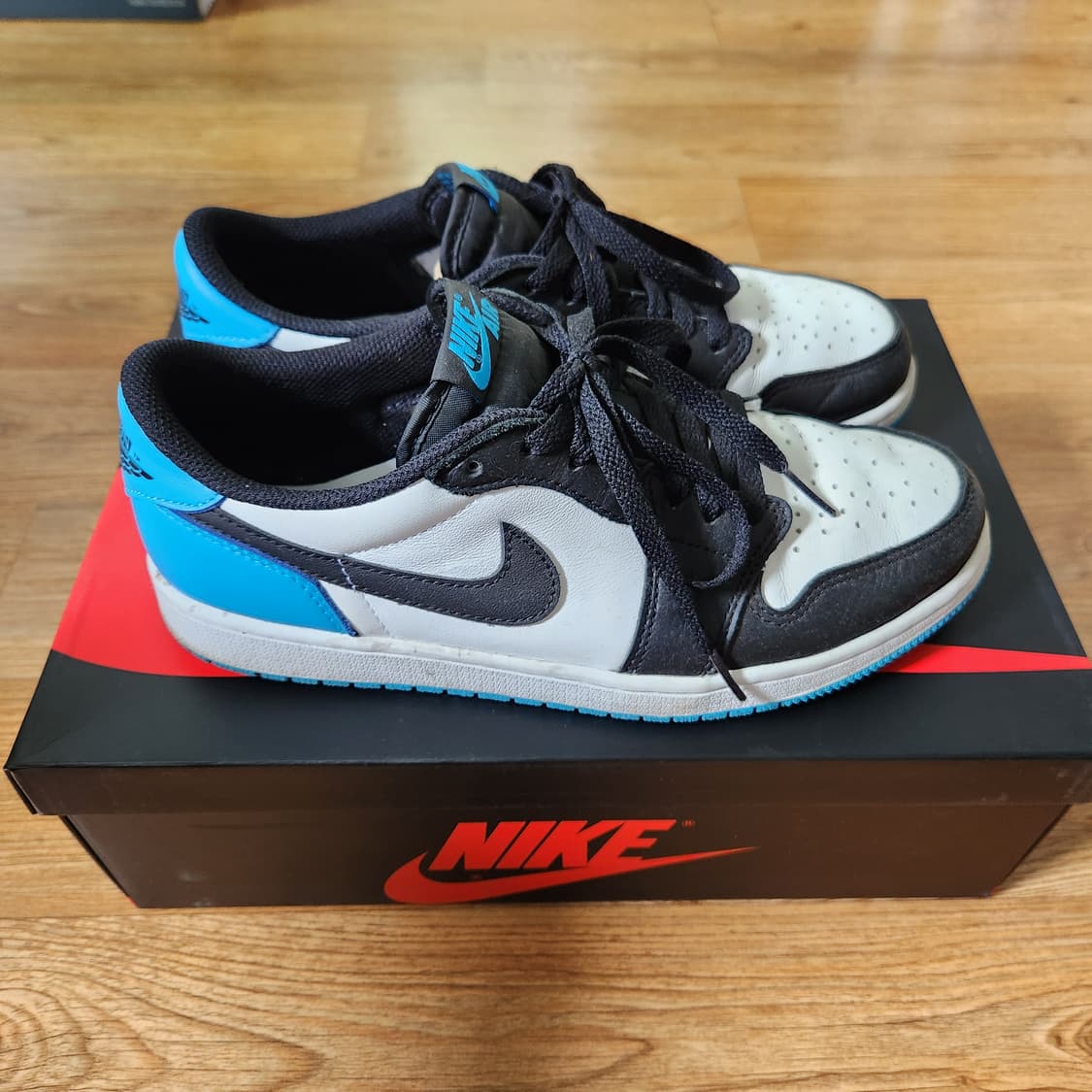 조던 1 레트로 로우 OG 블랙 앤 다크 파우더 블루 265 사이즈 상품이미지2