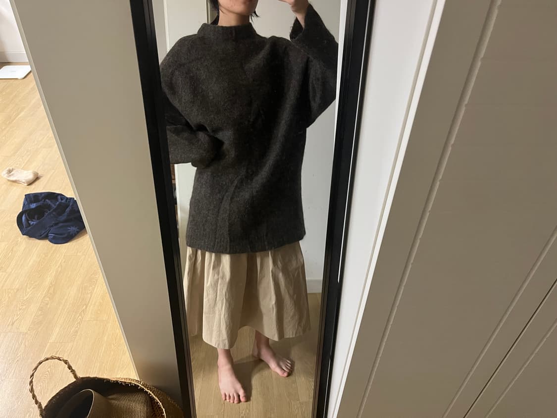 브라운 니트, 베이지 스커트 상품이미지1