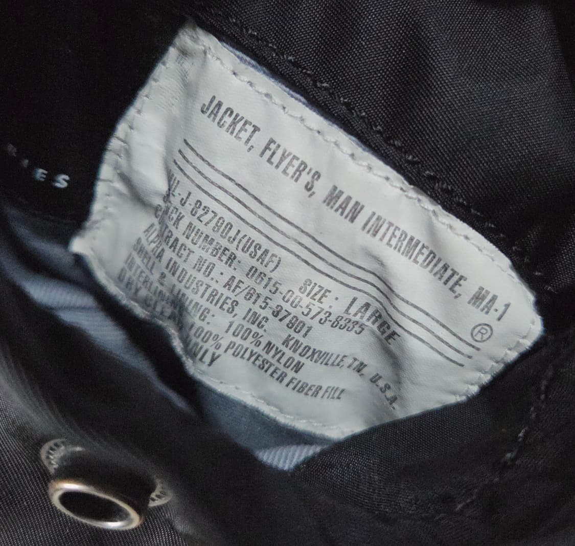 (착샷) 알파인더스트리 ma-1 레귤러핏 블랙  상품이미지5