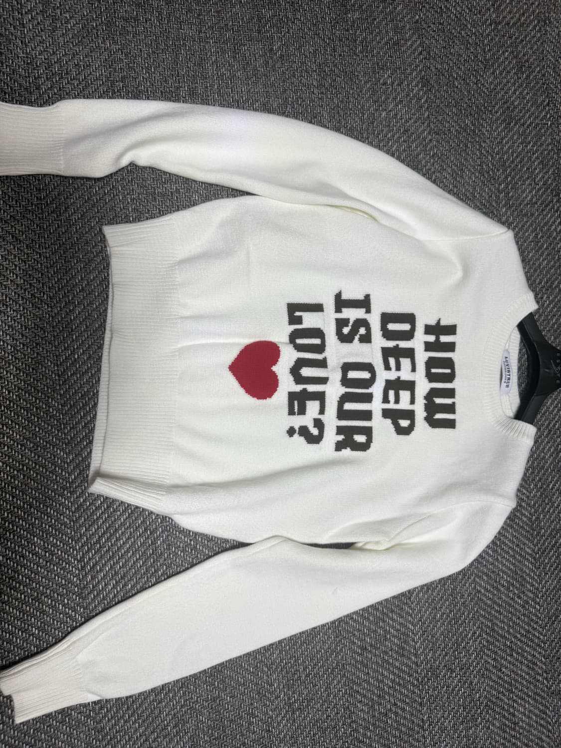 러브이즈트루 니트 화이트 상품이미지1