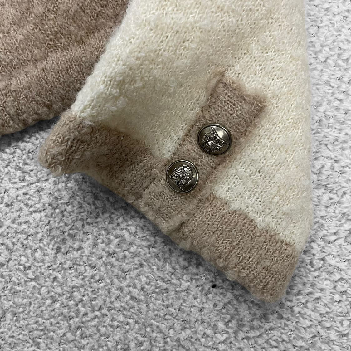 루에브르 아가일 니트 가디건 상품이미지3